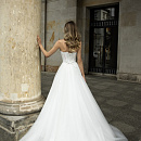 Свадебное платье с декольте в форме сердца фото