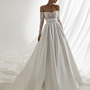 Свадебное платье с атласной юбкой и кружевным верхом фото