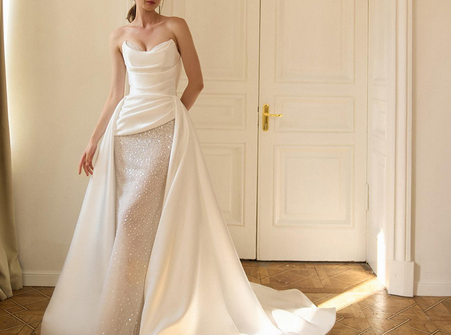 Корсетное свадебное платье с ассиметриной драппировкой фото