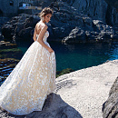 Кружевное платье с мерцающей юбкой