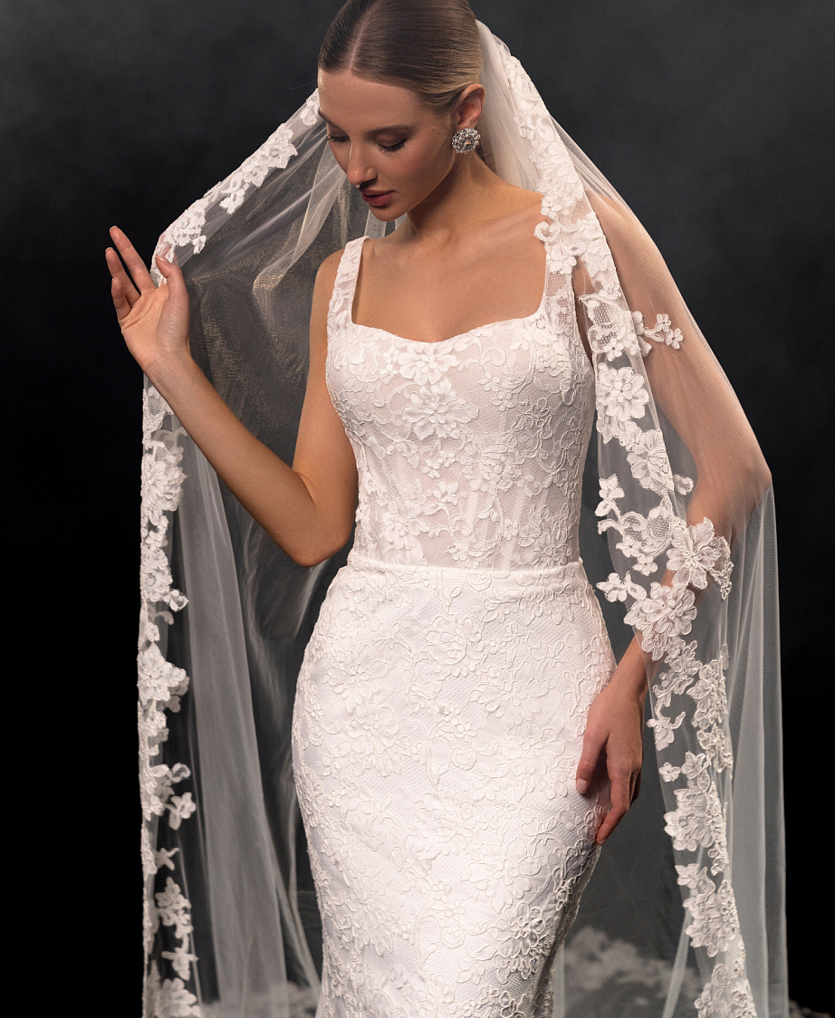 Длинная кружевная свадебная фата Monica фото