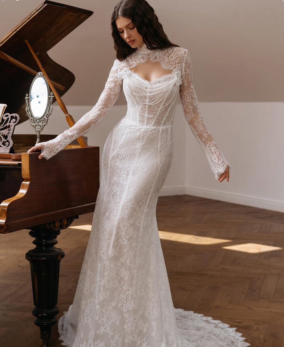 Кружевное свадебное платье со съемным болеро фото