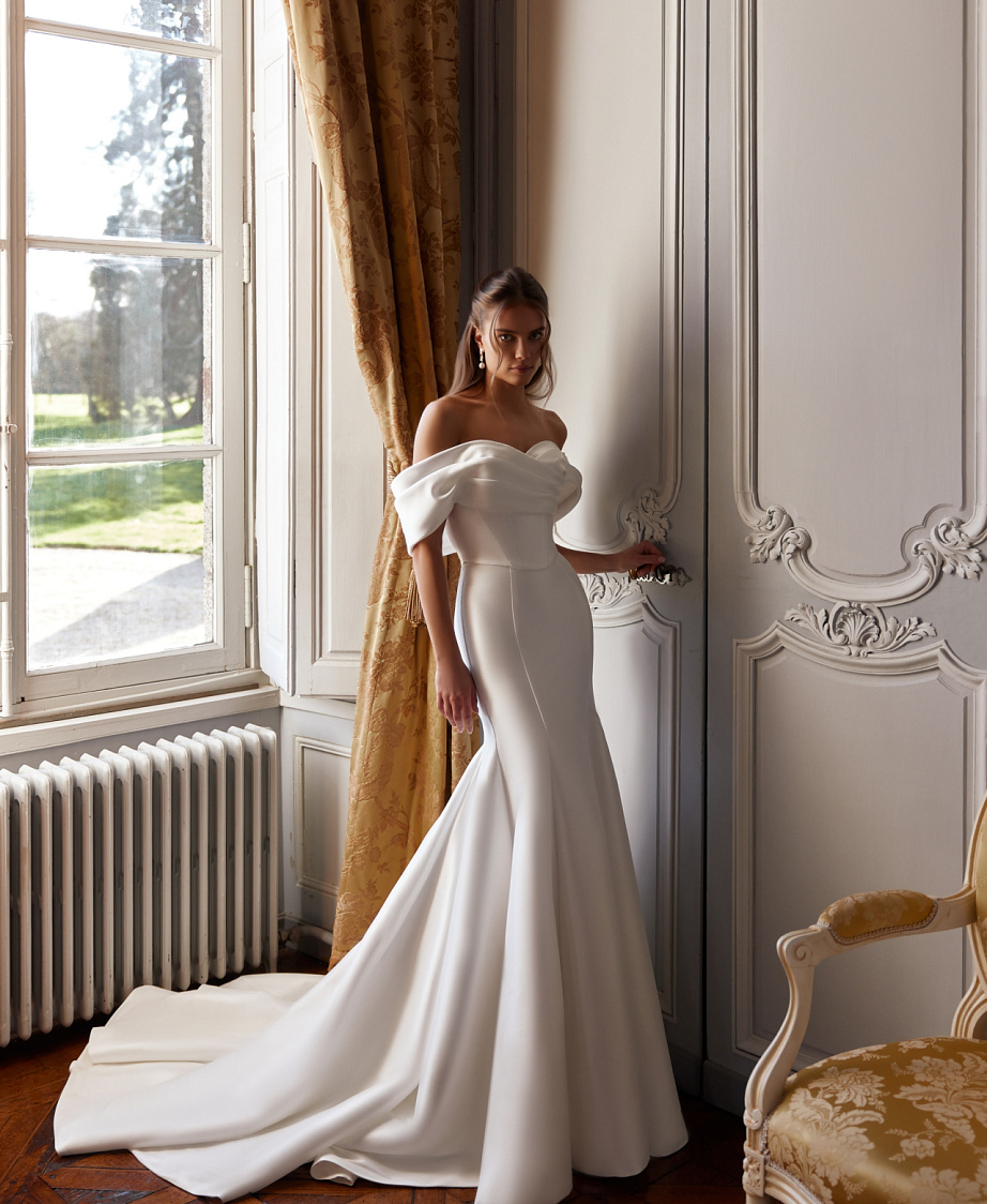 Роскошный комплект из микадо со съемным шлейфом фото