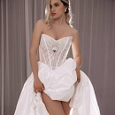 Свадебное платье с диснеевским корсетом и пышной юбкой из тафты фото