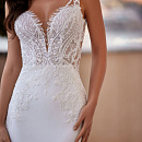 Классическое свадебное платье рыбка с кружевным шлейфом фото