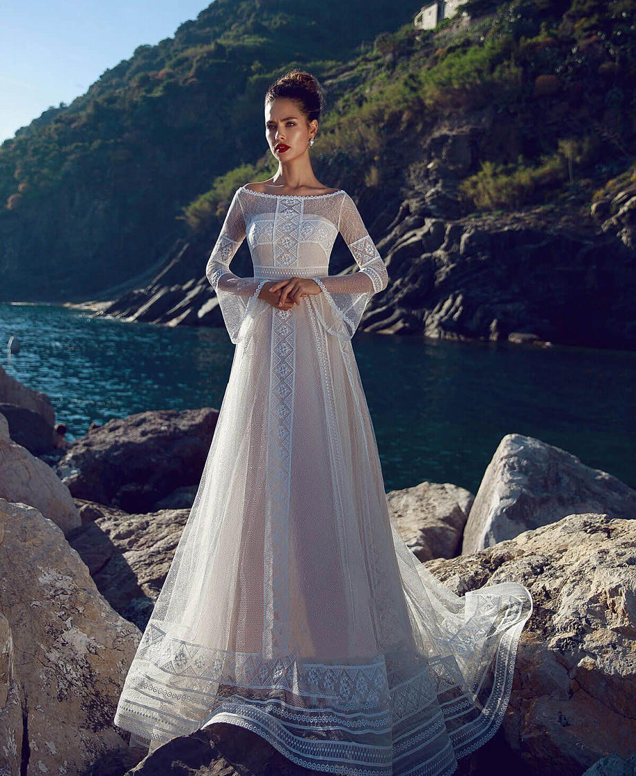 Свадебное платье в рустикальном стиле с рукавами фото