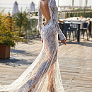 Кружевная русалка с рукавами и открытой спиной фото