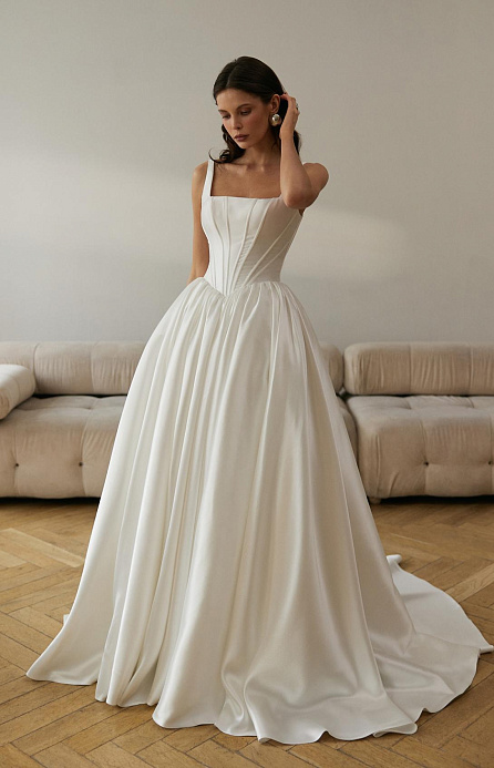 Пышное атласное свадебное платье в стиле принцесса фото