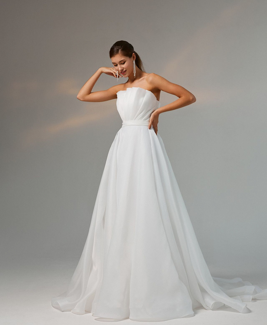 Белое свадебное платье с пышными съемными  рукавами фото