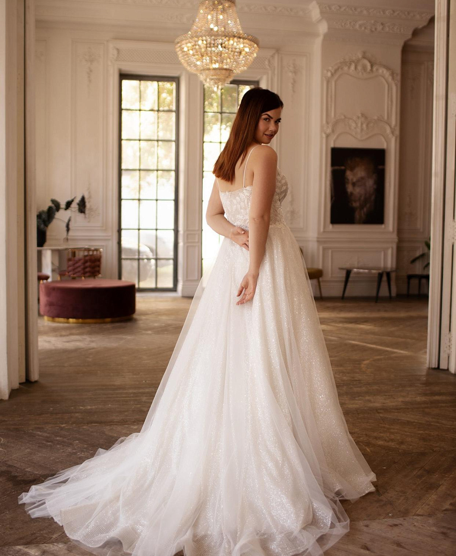 Блестящее свадебное платье для полных девушек