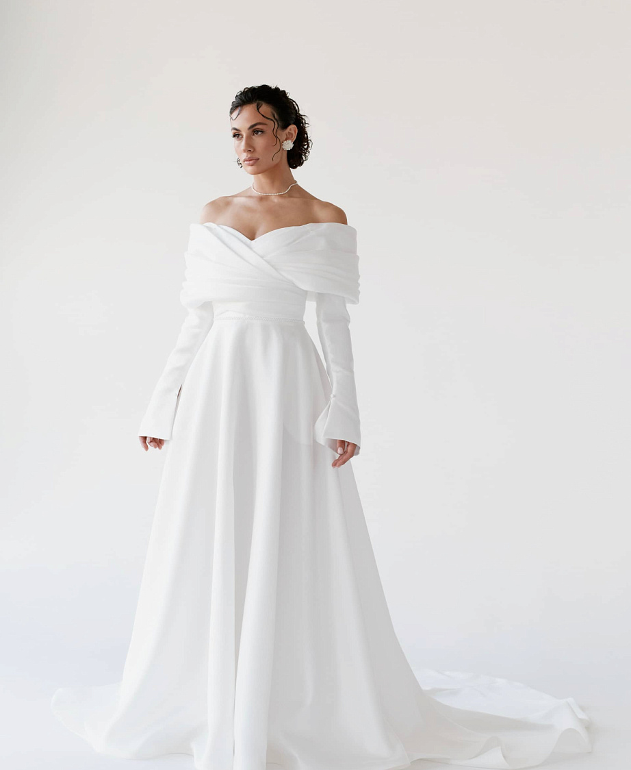 Классическое  свадебное палетье А- силуэта из микадо фото