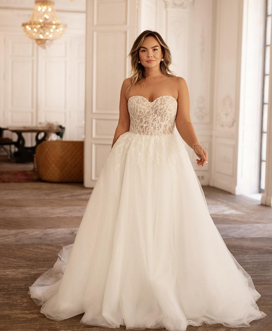 Свадебное платье бюстье большого размера