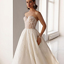 Серебряное свадебное платье с вырезом в форме сердца фото