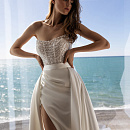 Стильное свадебное платье со съемной атласной юбкой фото