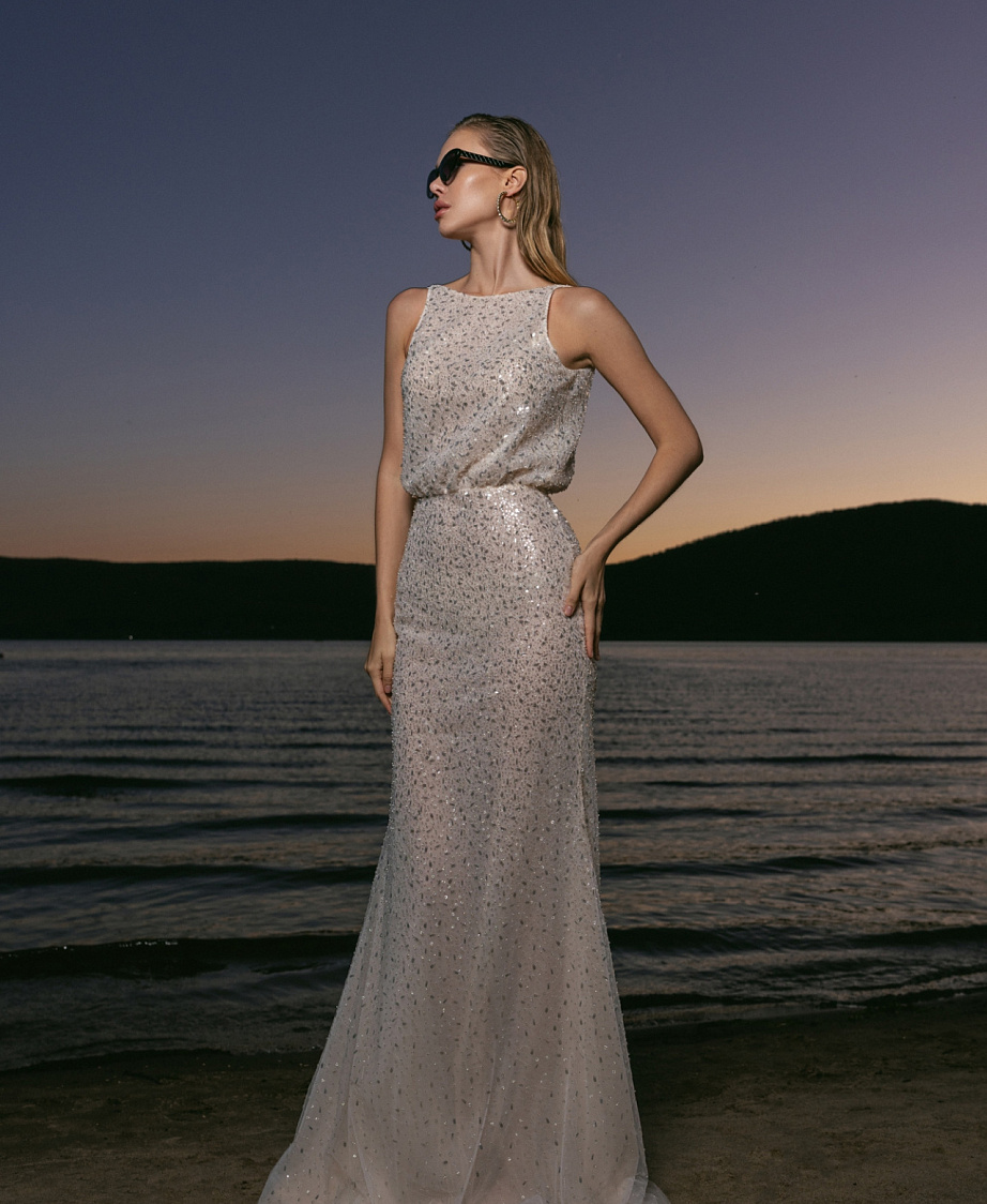 Свадебное платье русалка с роскошной расшивкой фото