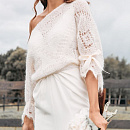 Шерстяной свитер тонкой вязки