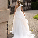 Красивое свадебное платье расшитое стеклярусом фото