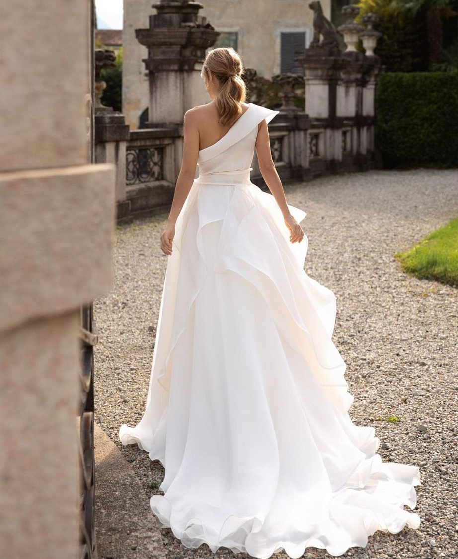 Красивое свадебное платье расшитое стеклярусом фото