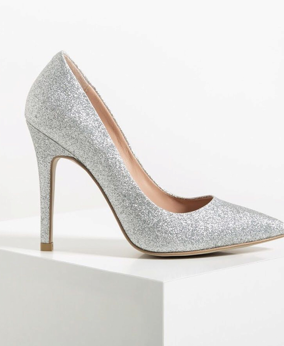 Золотые свадебные туфли фото