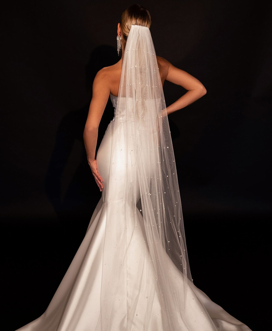 Свадебная фата с россыпью хрусталя фото