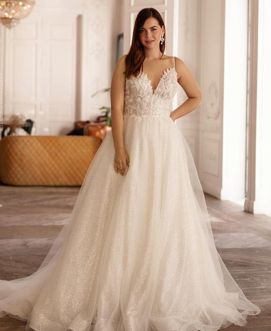 Блестящее свадебное платье для полных девушек