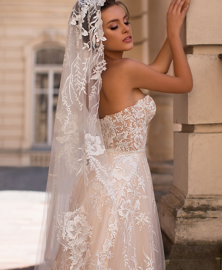 Фата с кружевом в виде веточек фото