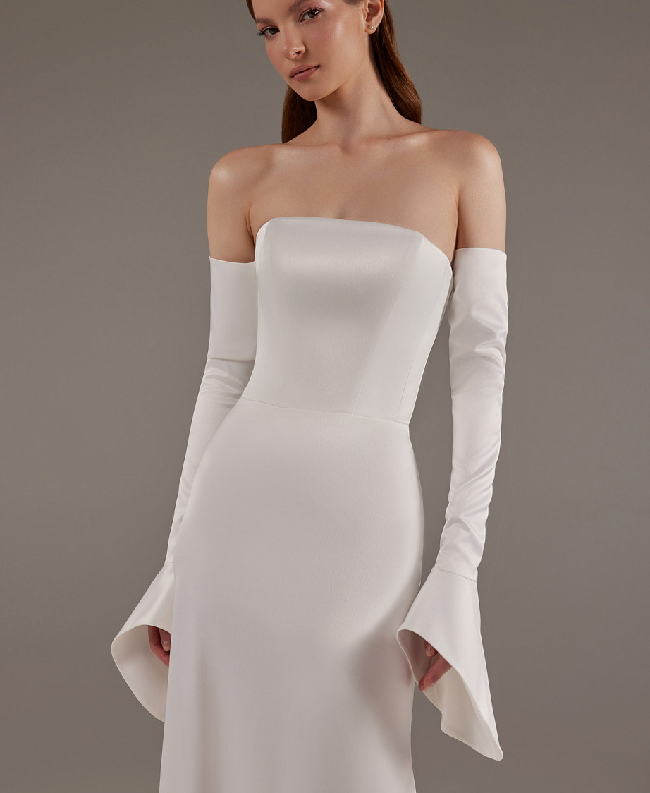 Русалка из атласа-стрейчас со съемными рукавами-клешь фото