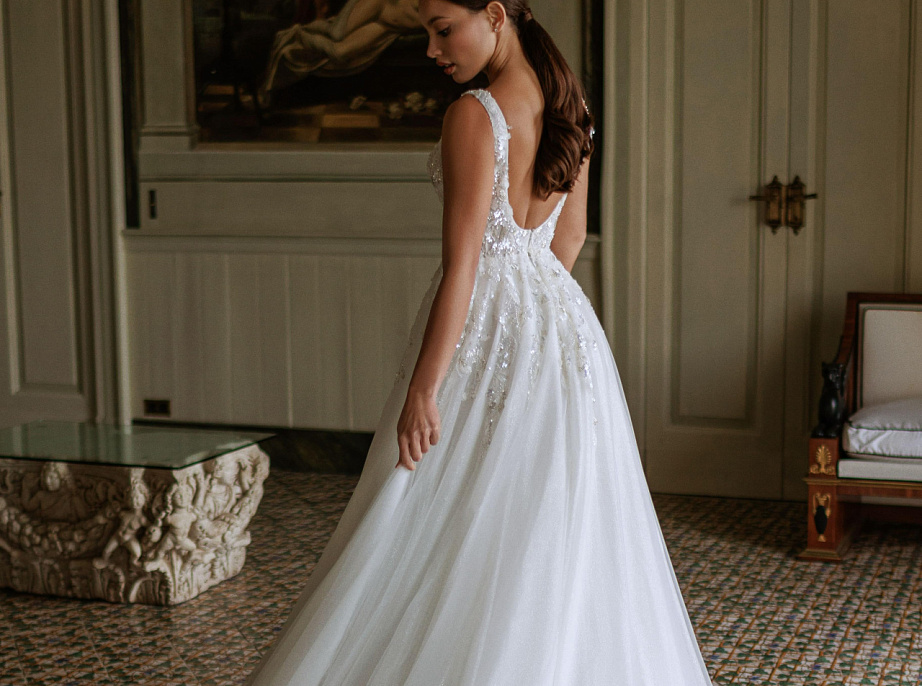 Свадебное платье с красивым корсетом фото