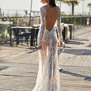 Кружевная русалка с рукавами и открытой спиной фото