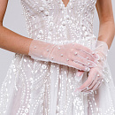 Сверкающее свадебное платье на тонких бретельках фото