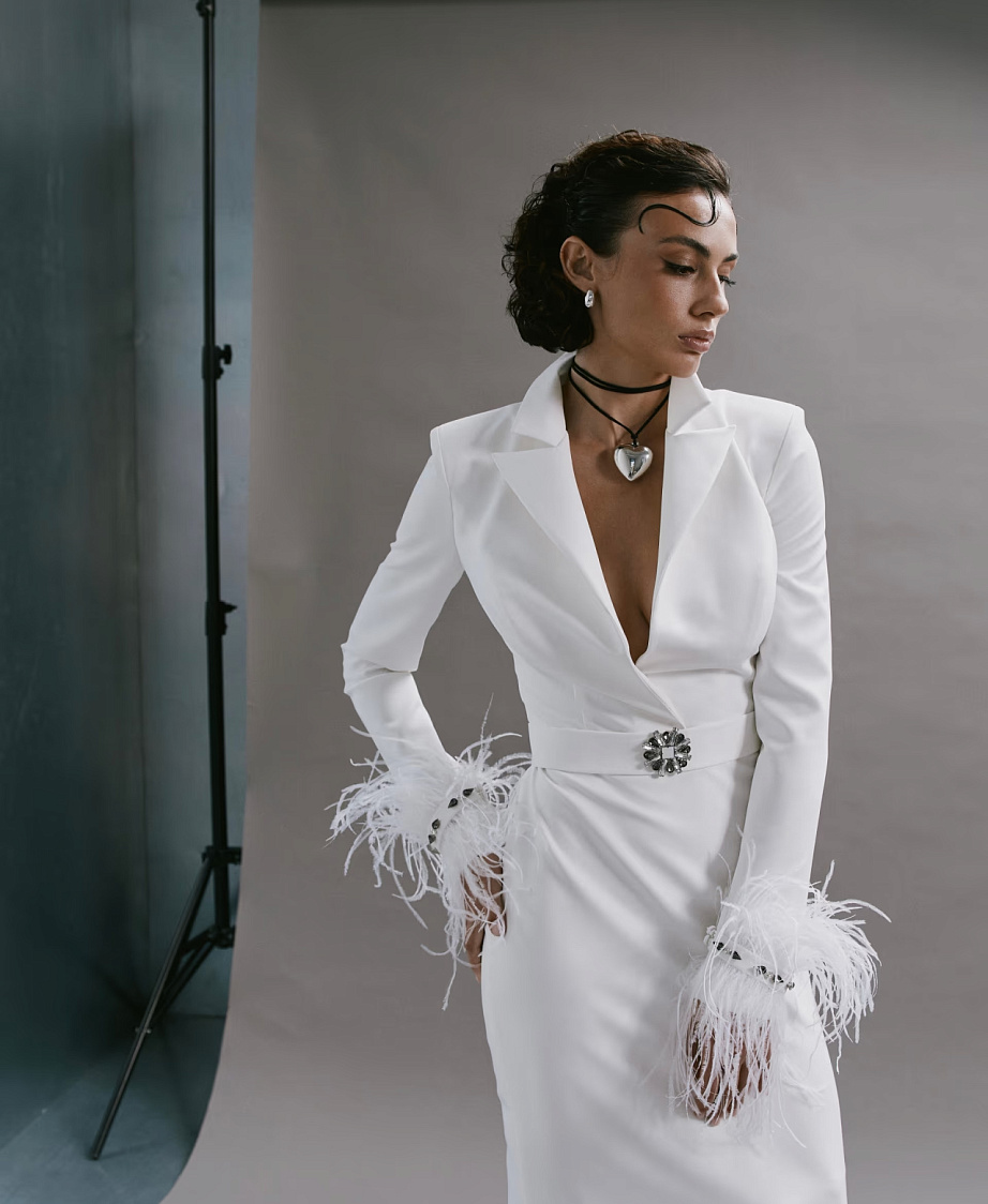 Свадебное платье карандаш длины миди фото