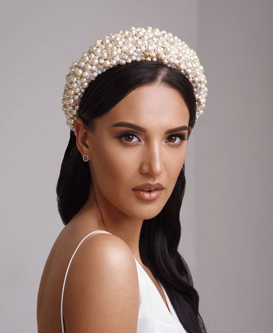 Кремовый широкий ободок с жемчужинами фото