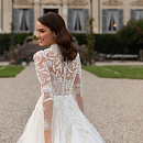 Пышное свадебное платье с закрытым верхом фото