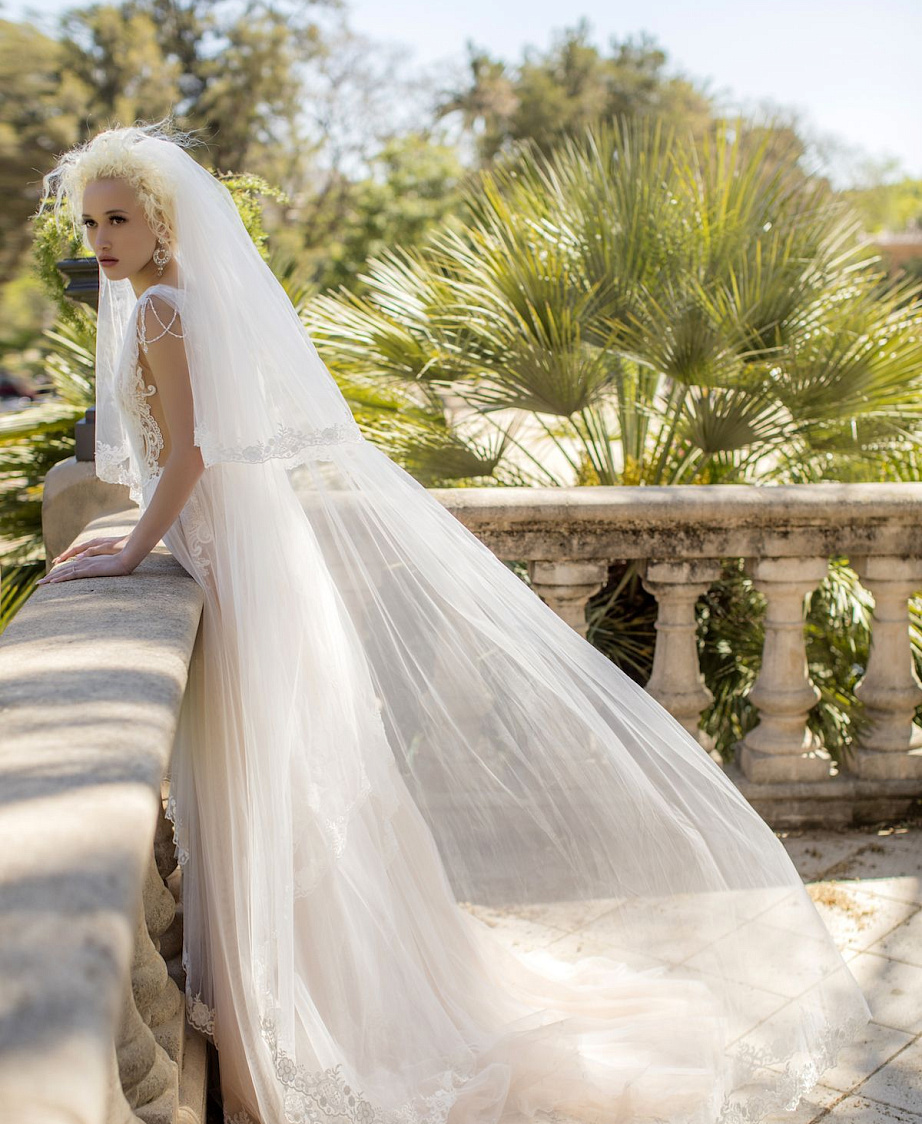 Фата с узким кружевом по краю фото