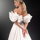 Роскошное свадебное платье силуэта принцесса фото