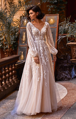 Кружевное свадебное платье с объемными рукавами фото