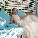 Свадебное платье с легкой юбкой фото