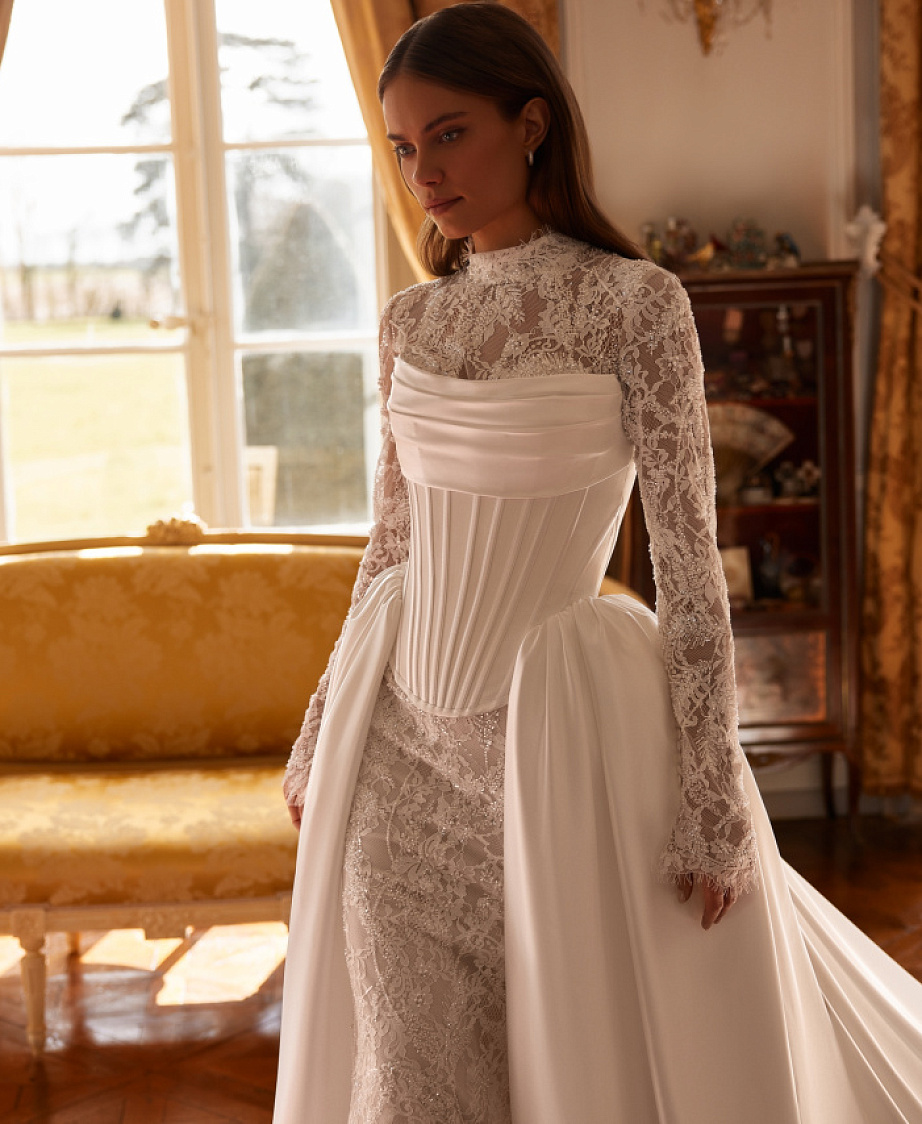 Комплект из кржевной русалки и съемного корсета с притачным шлейфом фото