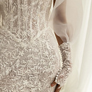 Короткое свадебное платье с чокером фото