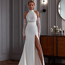 Красивое платье с атласной юбкой и сверкающим верхом под горлышко фото