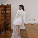 свадебный комплект из жакета и прозрачного кружевного платья  фото