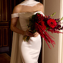 Стильный лаконичный свадебный комплект фото