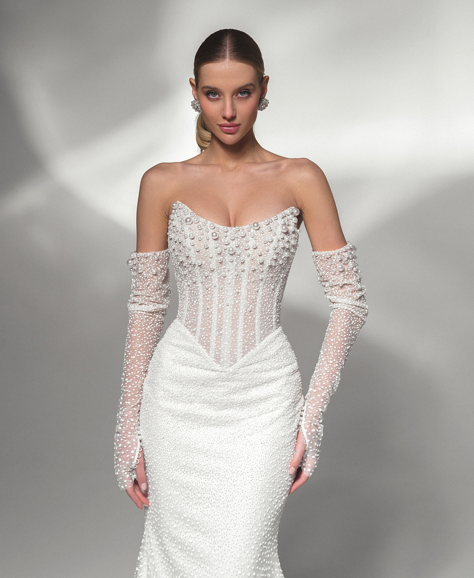 Роскошное платье расшитое крупным жемчугом фото