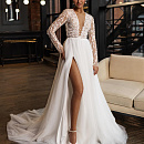 Свадебное платье с рукавами и юбкой из фатина фото