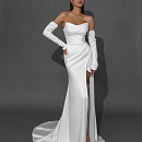 Атласное свадебное платья русалка с разрезом от бедра фото