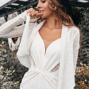 Белый свитер с пайетками