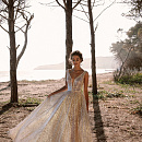 Блестящее золотое свадебное платье фото