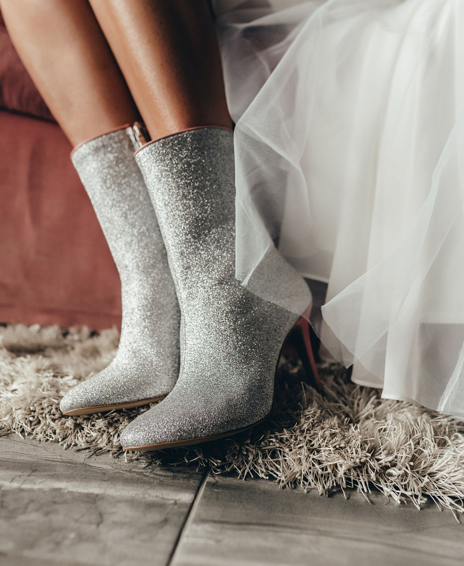 Серебряные сапожки для невесты фото