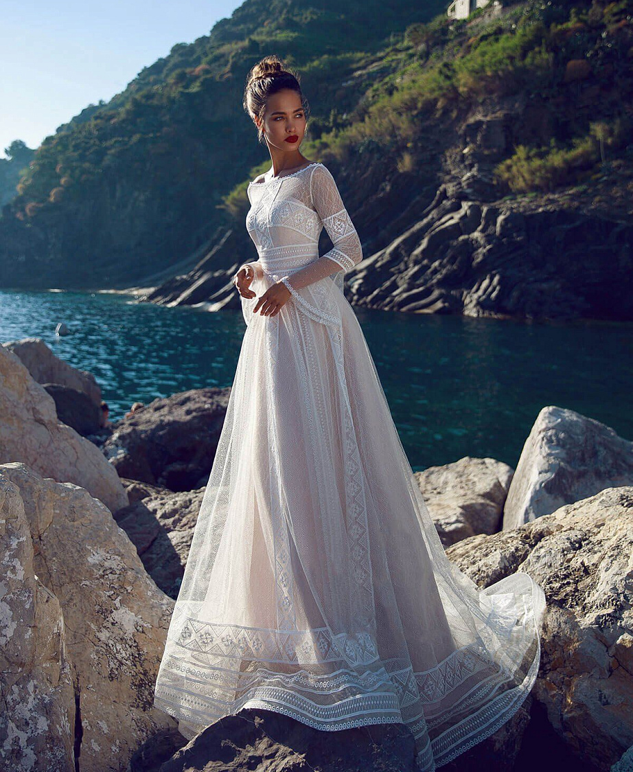 Свадебное платье в рустикальном стиле с рукавами фото