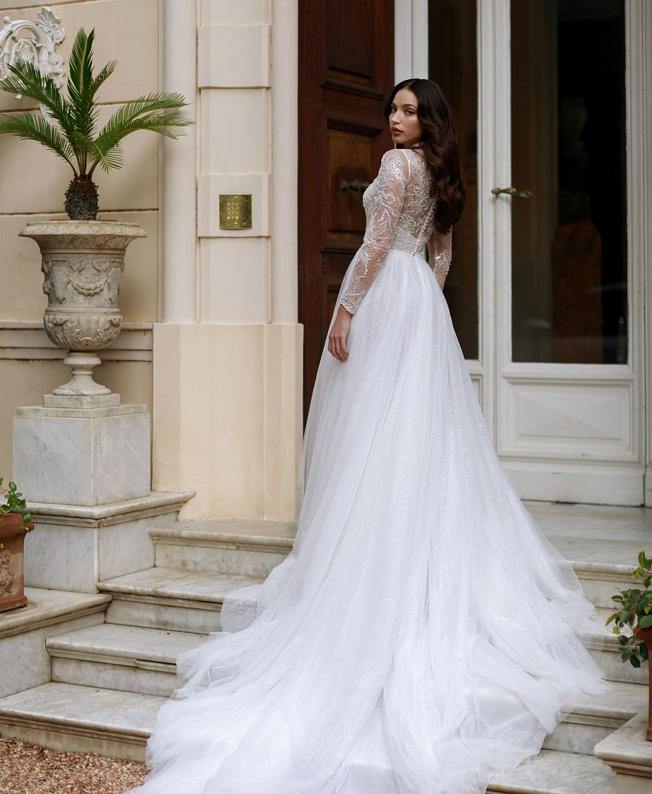 Закрытое свадебное платье с рукавами фото